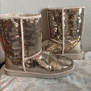 SEQUIN UGG BOOTS SILVER!